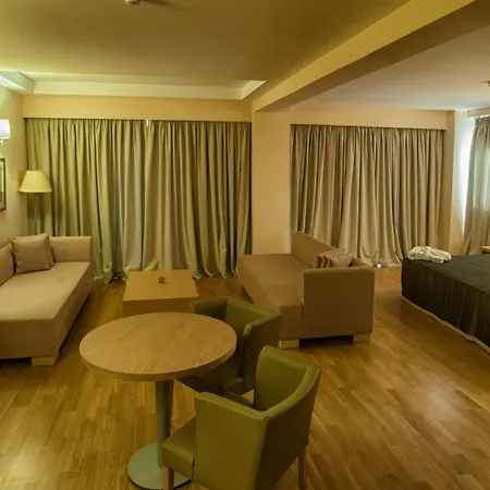 Arty Grand Hotel 5*