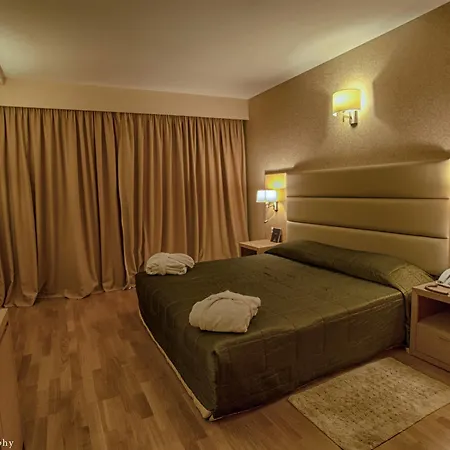 Arty Grand Hotel 5*