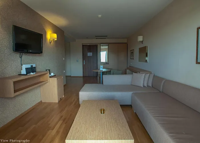 Arty Grand Szálloda 5*