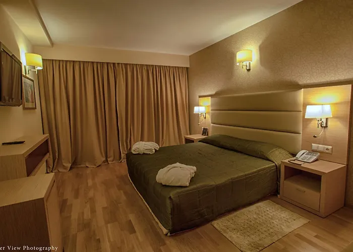 Arty Grand Szálloda 5*